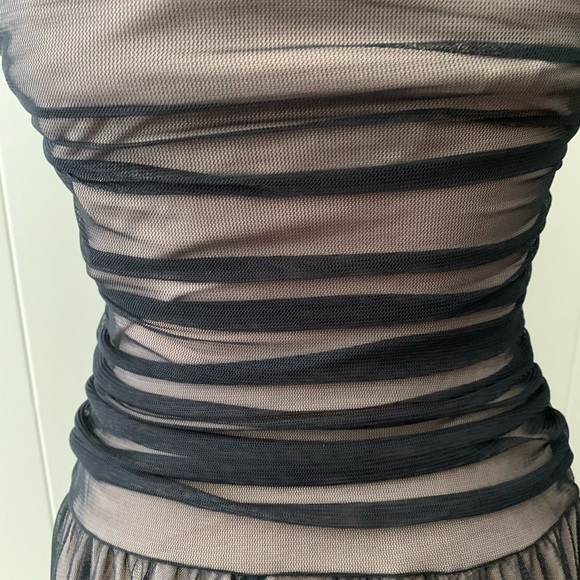 Shape FX cocktail formal dress black mesh over nude lining size 6 GUC - Picture 5 of 16